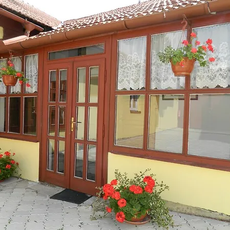 Gasthof U Surfu Kotvrdovice